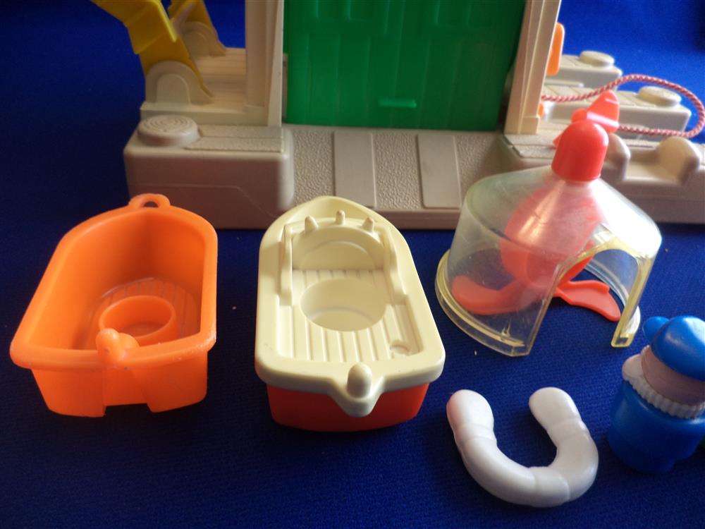 Fisher Price Little People Marina #2582 Complete  picture 8820