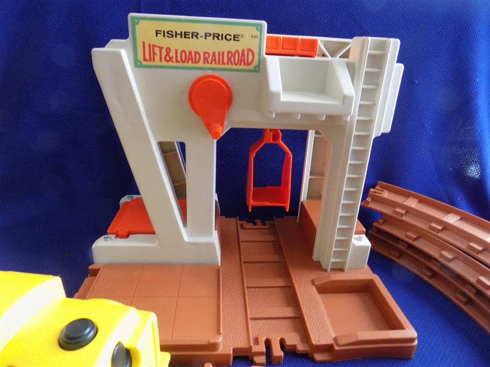 Fisher Price Little People #943 Lift and Load Railroad picture 2163