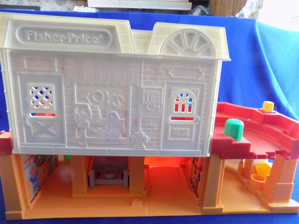 Fisher Price Little People Play Family Main Street #2500 picture 4413