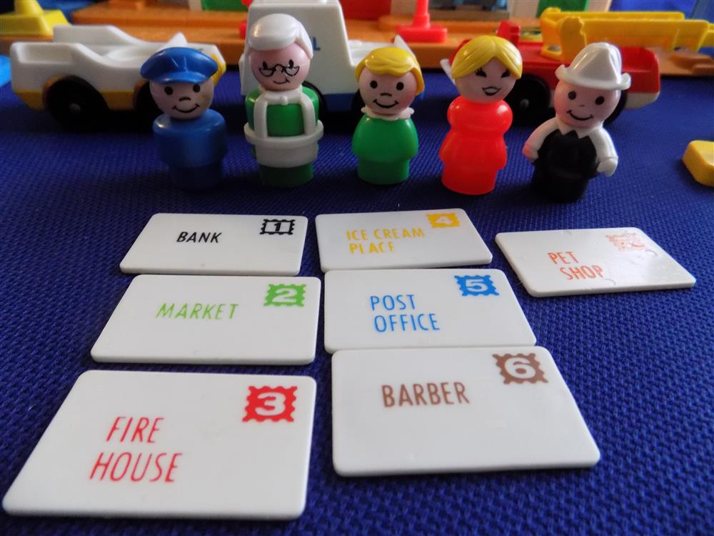 Fisher Price Little People Play Family Main Street #2500 picture 4416