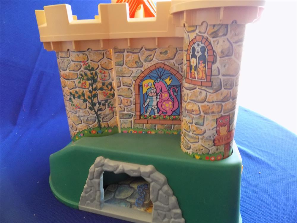 Fisher Price Little People Castle #993 Vintage Complete with blue flag picture 4368