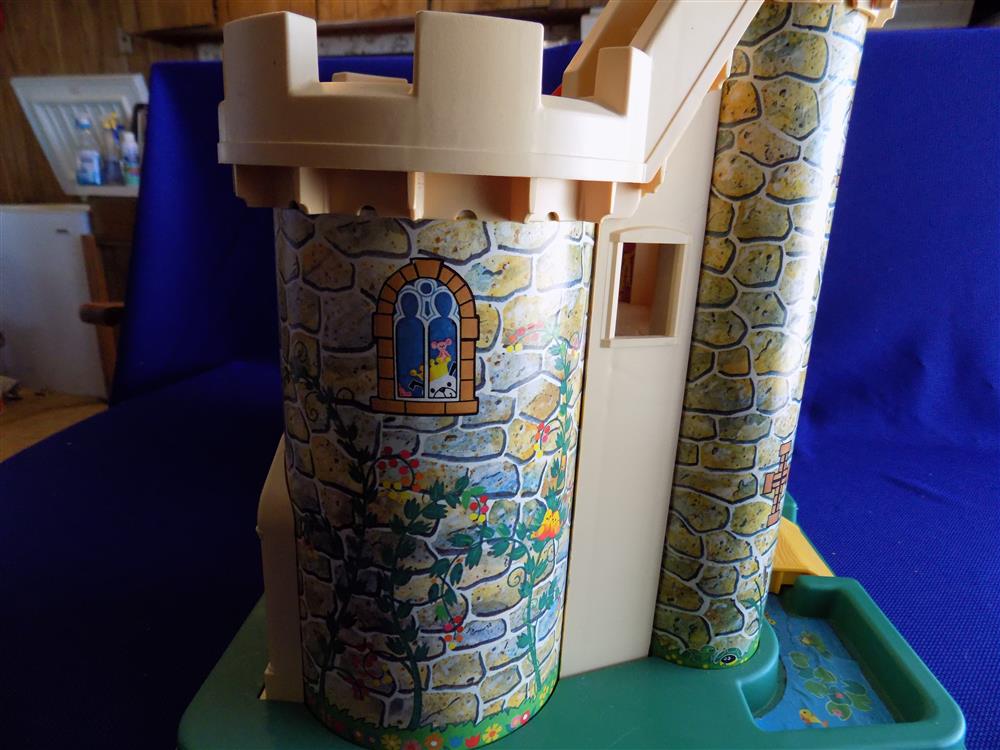 Fisher Price Little People Castle #993 Vintage Complete with blue flag picture 4369