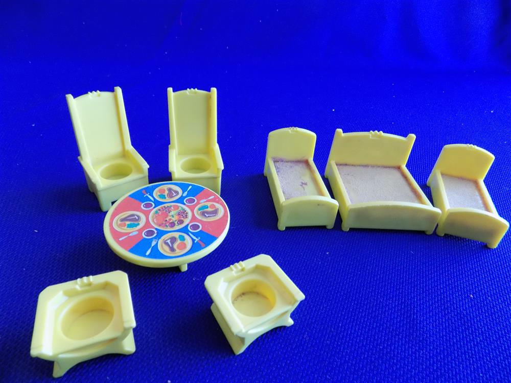 Fisher Price Little People Castle #993 Vintage Complete with blue flag picture 4371