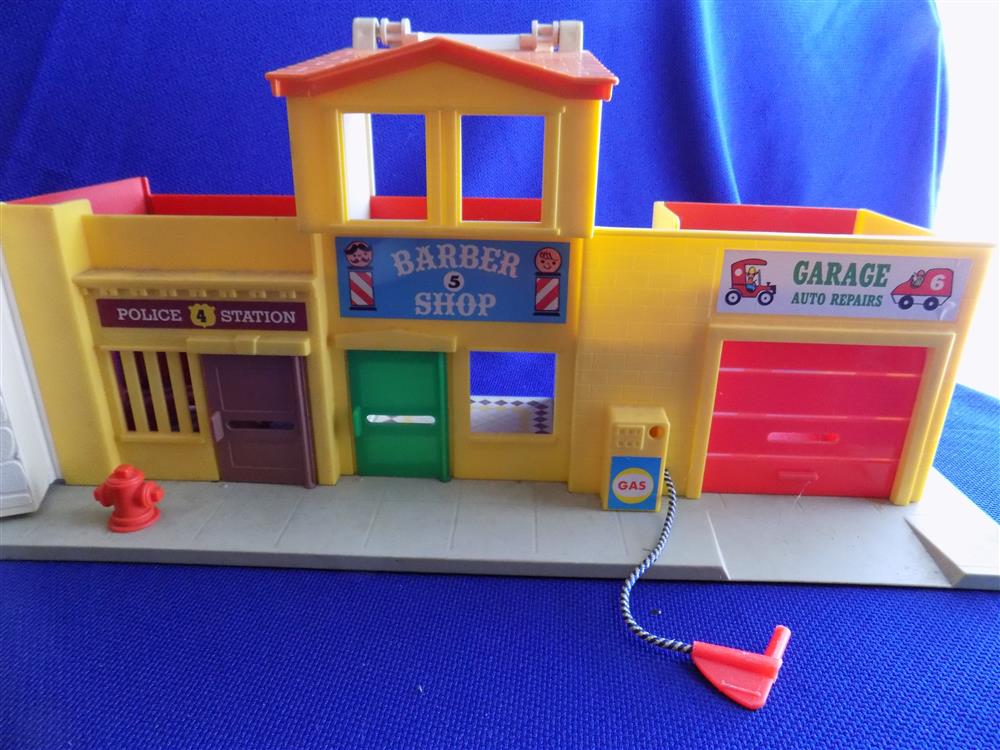 Fisher Price Little People Play Family Village #997 - Complete in Box picture 3242