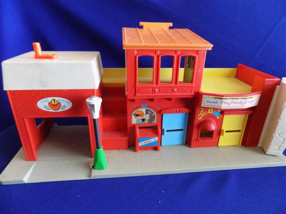 Fisher Price Little People Play Family Village #997 - Complete in Box picture 3243