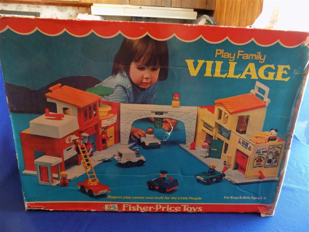Fisher Price Little People Play Family Village #997 - Complete in Box picture 3237