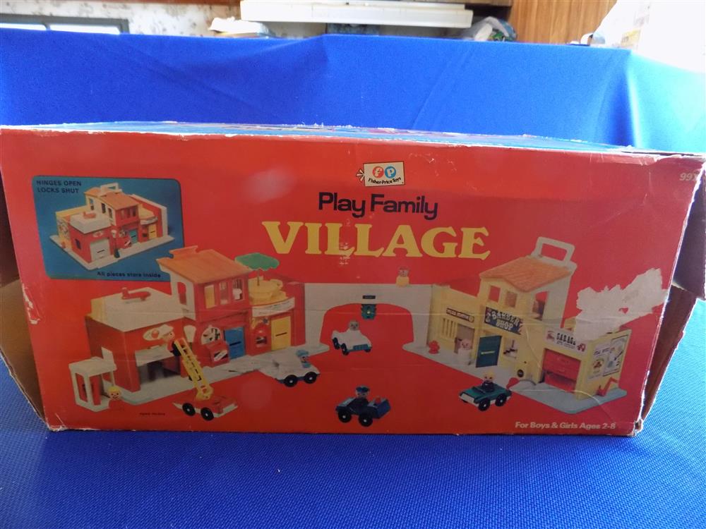 Fisher Price Little People Play Family Village #997 - Complete in Box picture 3238