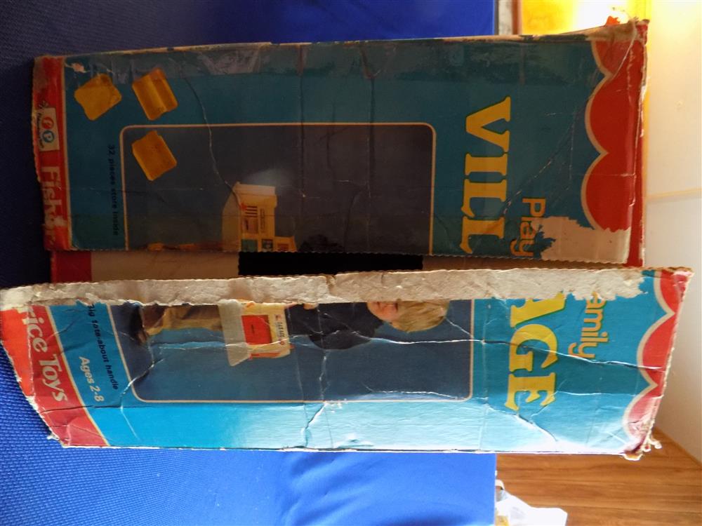 Fisher Price Little People Play Family Village #997 - Complete in Box picture 3241