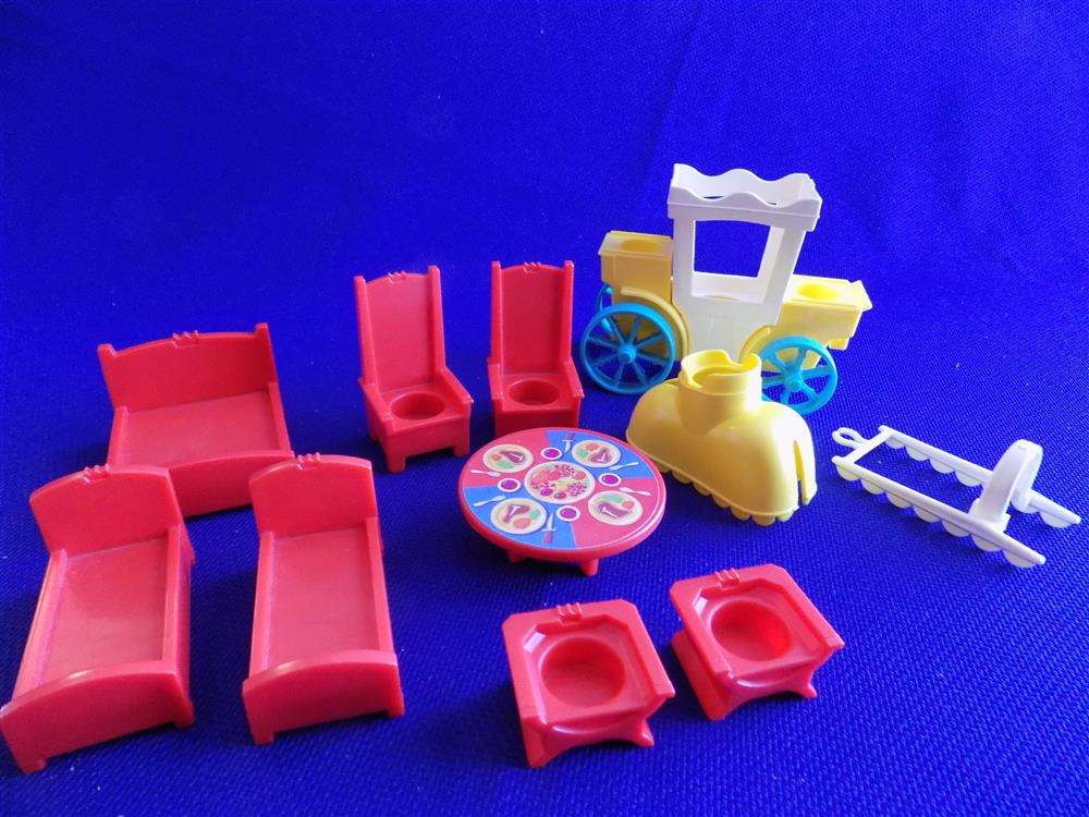 Fisher Price Little People Castle Collectors Edition #993 - Near mint set hard to find picture 4428