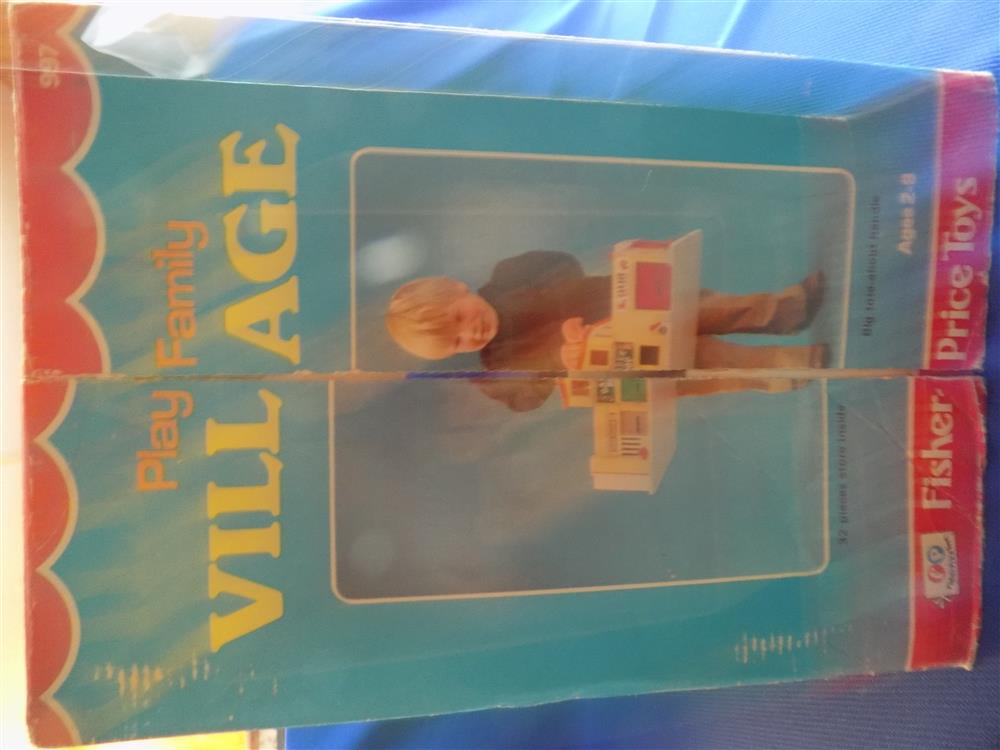 Fisher Price Little People Play Family Village #997 Complete -Near Mint in Box picture 4409
