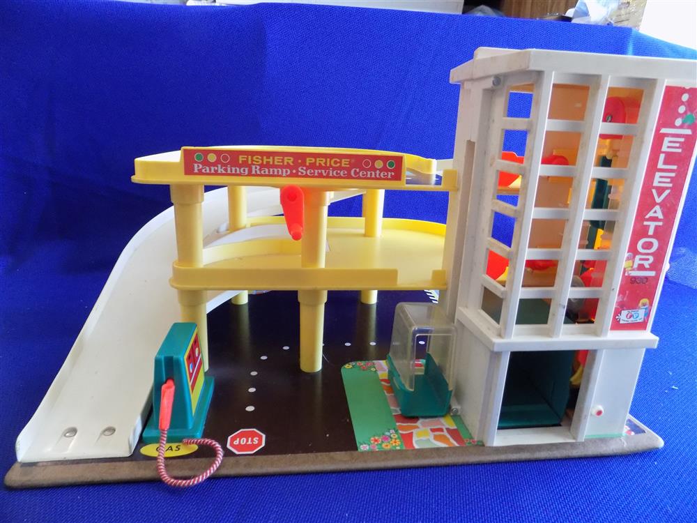 Fisher Price Little People Play Family Action Garage #930 picture 3333