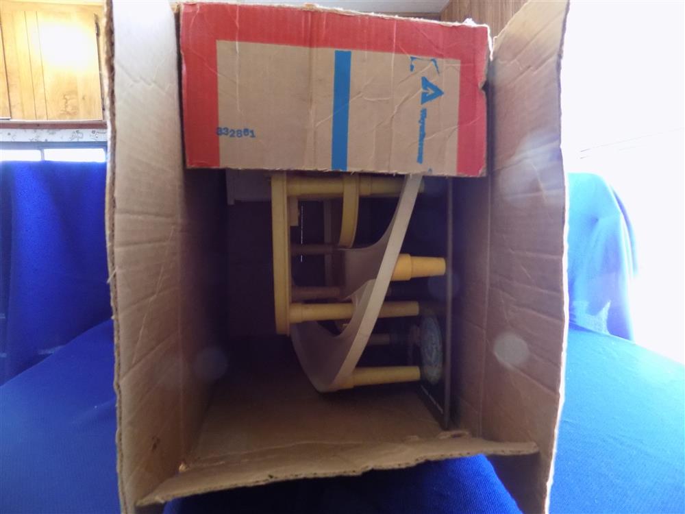 Fisher Price Little People Play Family Action Garage #930 picture 3348