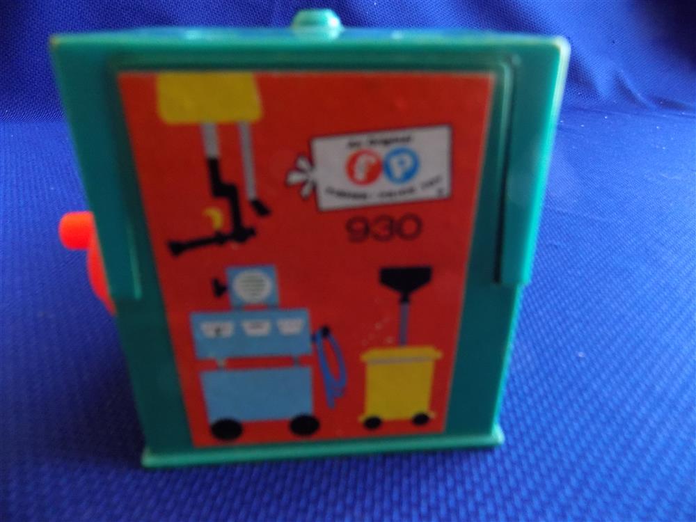 Fisher Price Little People Play Family Action Garage #930 picture 3334