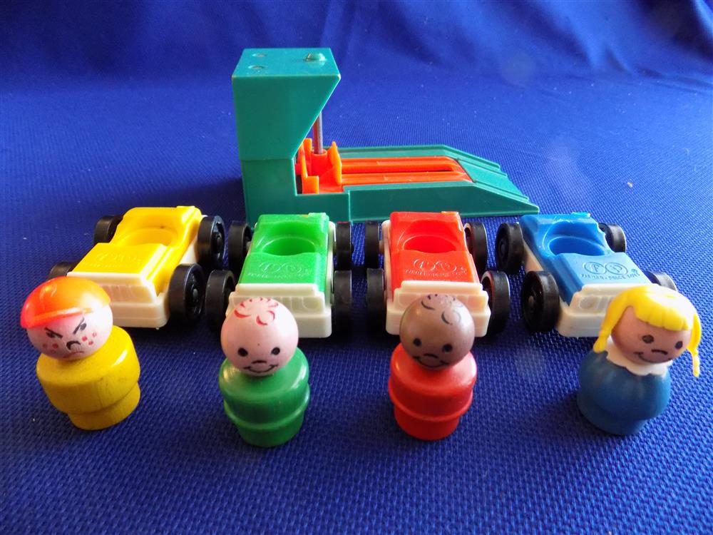 Fisher Price Little People Play Family Action Garage #930 picture 3335