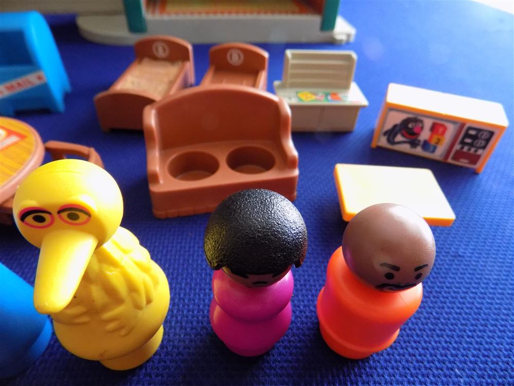 Fisher Price Play Family Sesame Street #938 Complete Mint in Box picture 3357