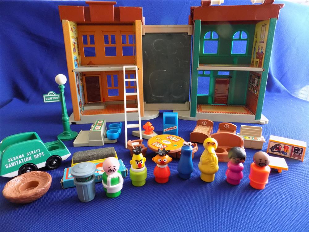 Fisher Price Play Family Sesame Street #938 Complete Mint in Box picture 3360