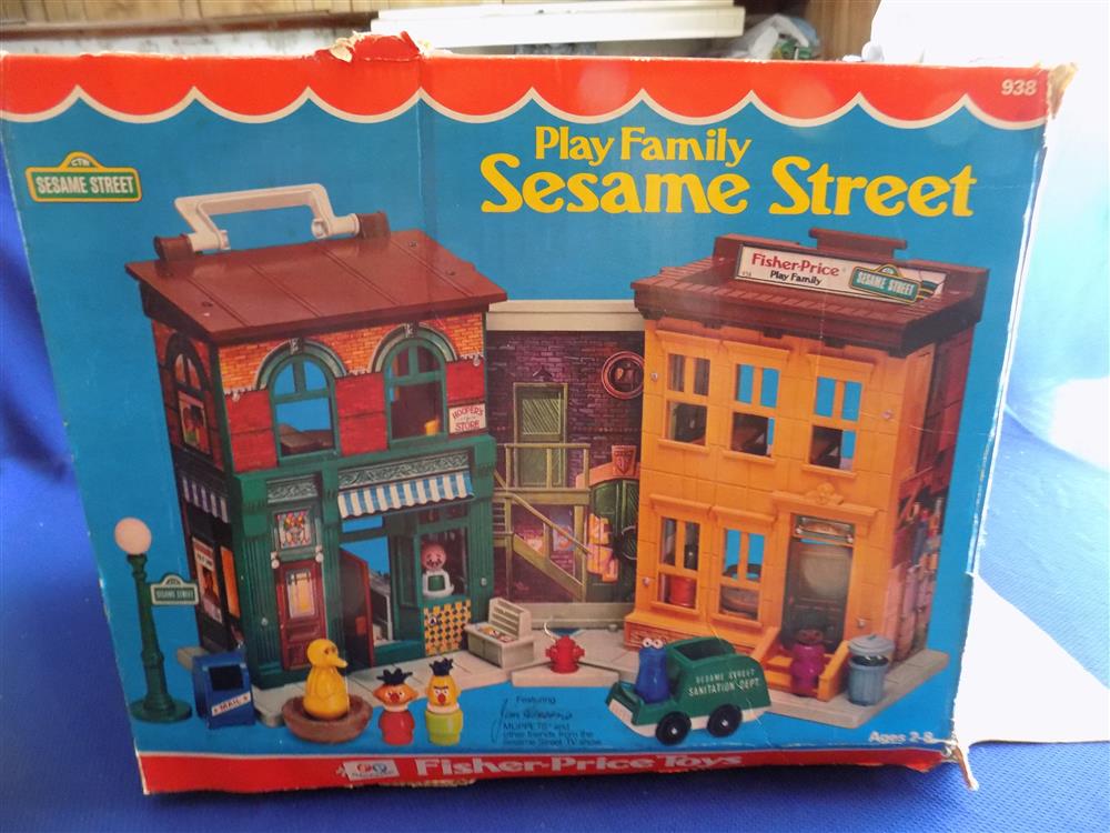 Fisher Price Play Family Sesame Street #938 Complete Mint in Box picture 3363