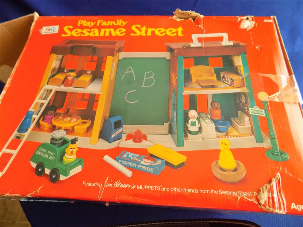Fisher Price Play Family Sesame Street #938 Complete Mint in Box picture 3365