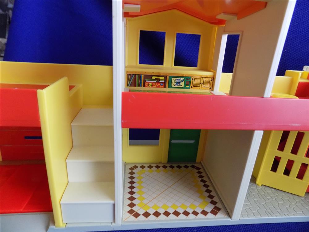 Fisher Price Little People Play Family Village #997 Mint in Box picture 4355