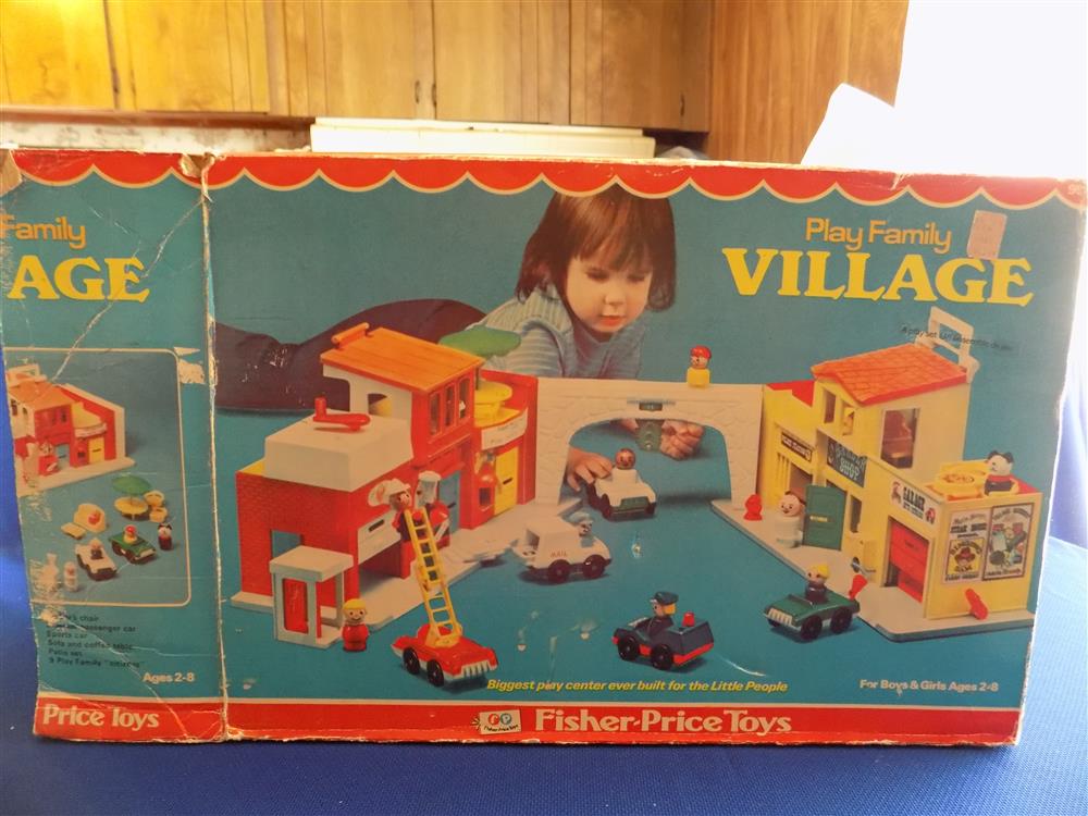 Fisher Price Little People Play Family Village #997 Mint in Box picture 4361