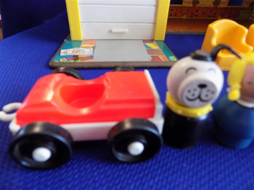 Fisher Price Little People Play Family Yellow House #952 Complete picture 4332