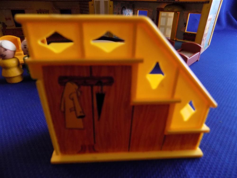 Fisher Price Little People Play Family Yellow House #952 Complete picture 4333