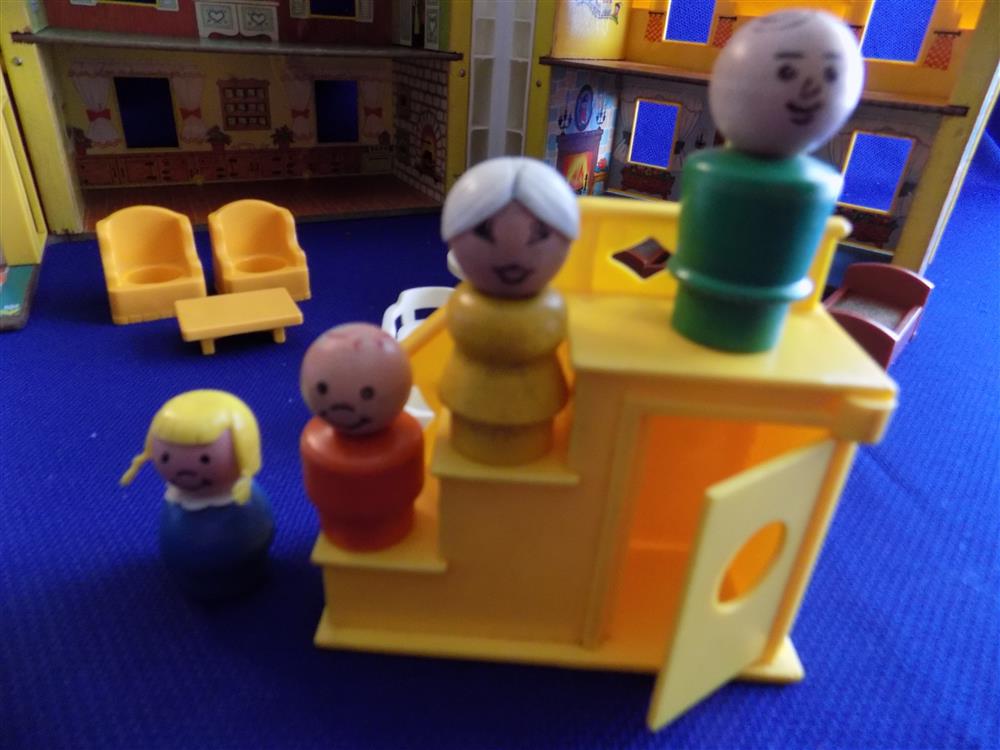 Fisher Price Little People Play Family Yellow House #952 Complete picture 4334