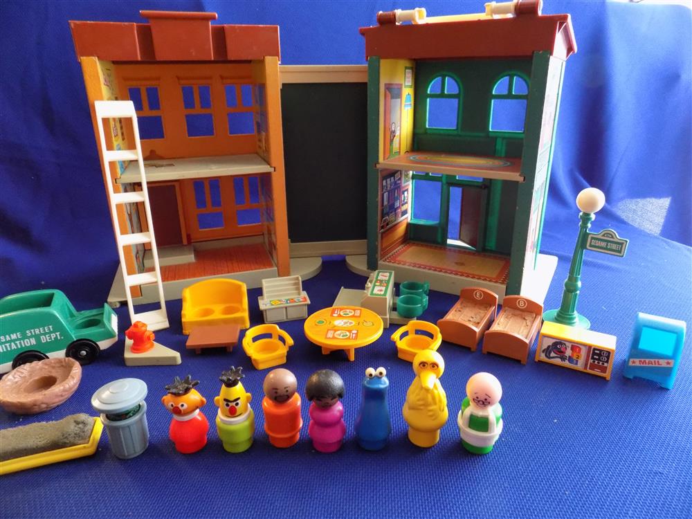 Fisher Price Little People Play Family Sesame Street #938 Complete with eraser picture 4336