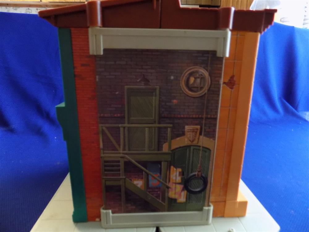 Fisher Price Little People Play Family Sesame Street #938 Complete with eraser picture 4348