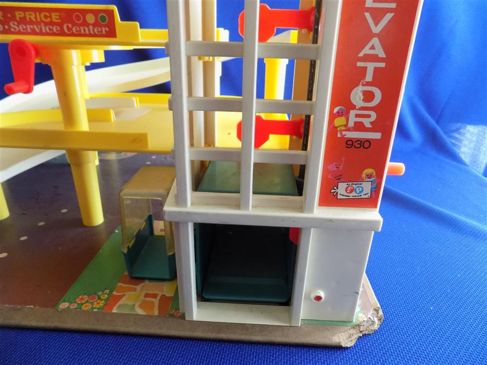 Fisher Price Little People Service Center Garage #930 Vintage picture 4464