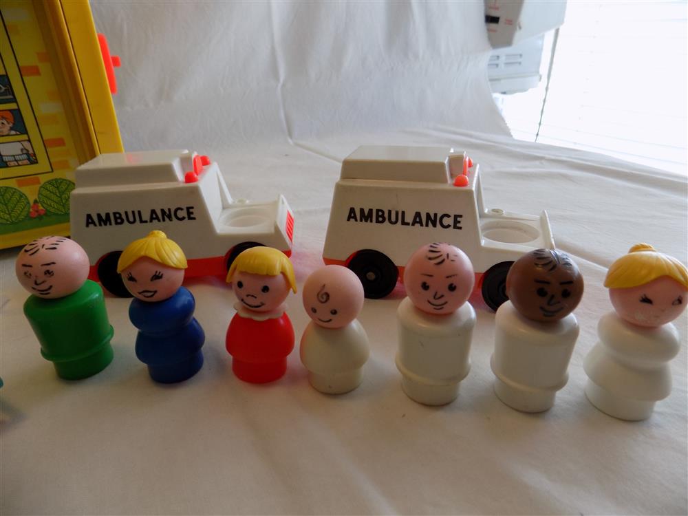 Fisher Price Little People Hospital #931 Complete picture 3304