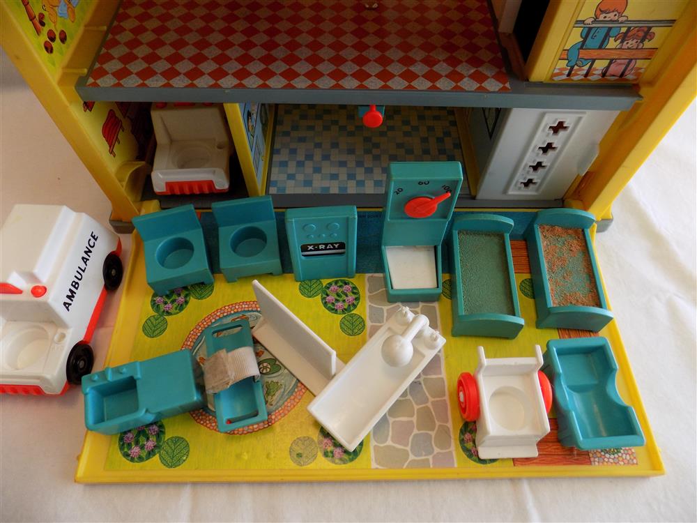 Fisher Price Little People Hospital #931 Complete picture 3313