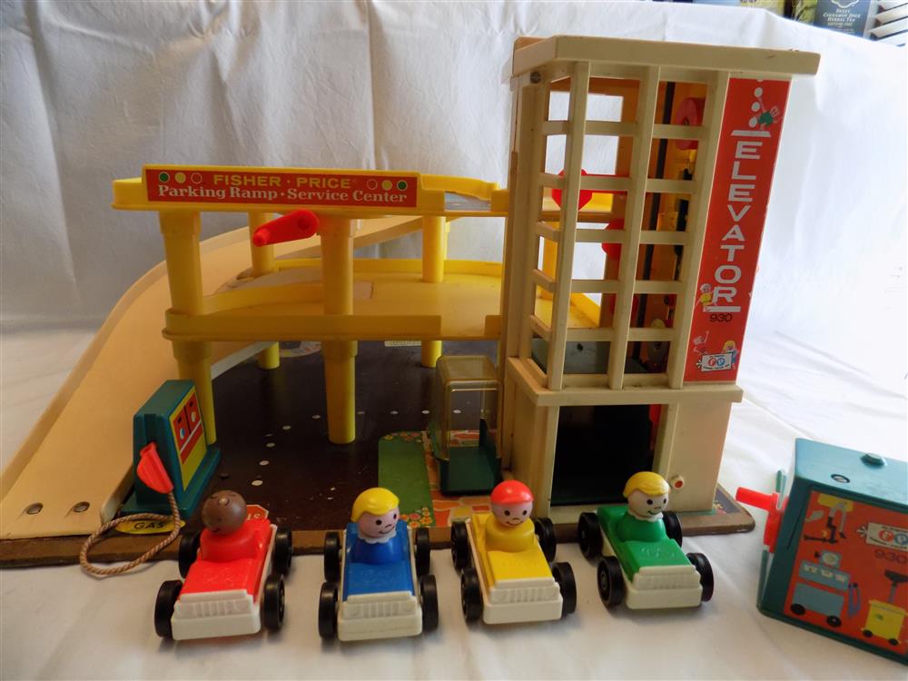 Fisher Price Little People Service Center Garage #930 Complete picture 5454