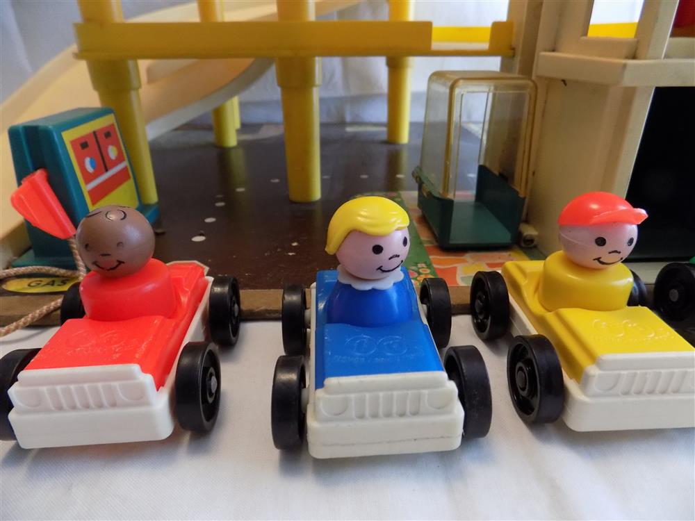 Fisher Price Little People Service Center Garage #930 Complete picture 5456