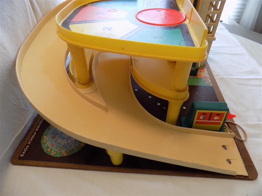 Fisher Price Little People Service Center Garage #930 Complete picture 5459