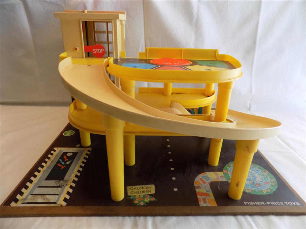 Fisher Price Little People Service Center Garage #930 Complete picture 5460
