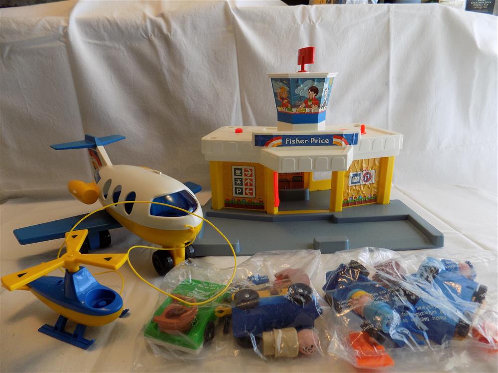 Fisher Price Little People Play Family Jetport Airport #933 Mint in Box picture 6585