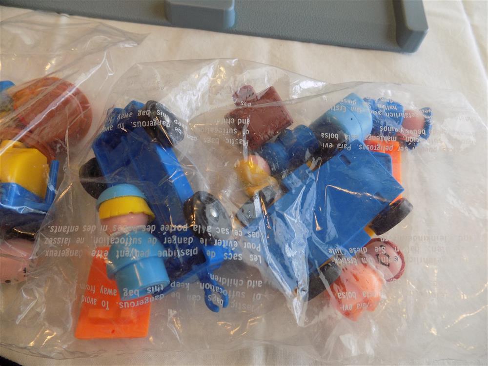 Fisher Price Little People Play Family Jetport Airport #933 Mint in Box picture 6586