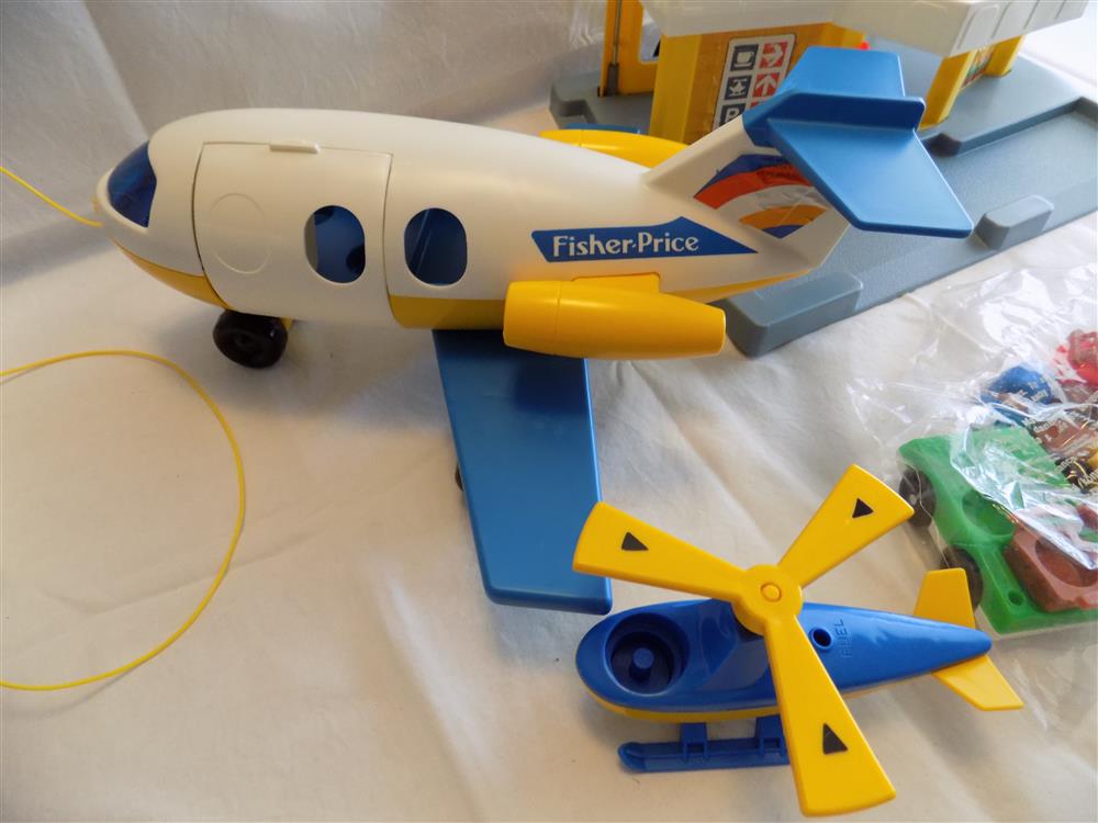 Fisher Price Little People Play Family Jetport Airport #933 Mint in Box picture 6589