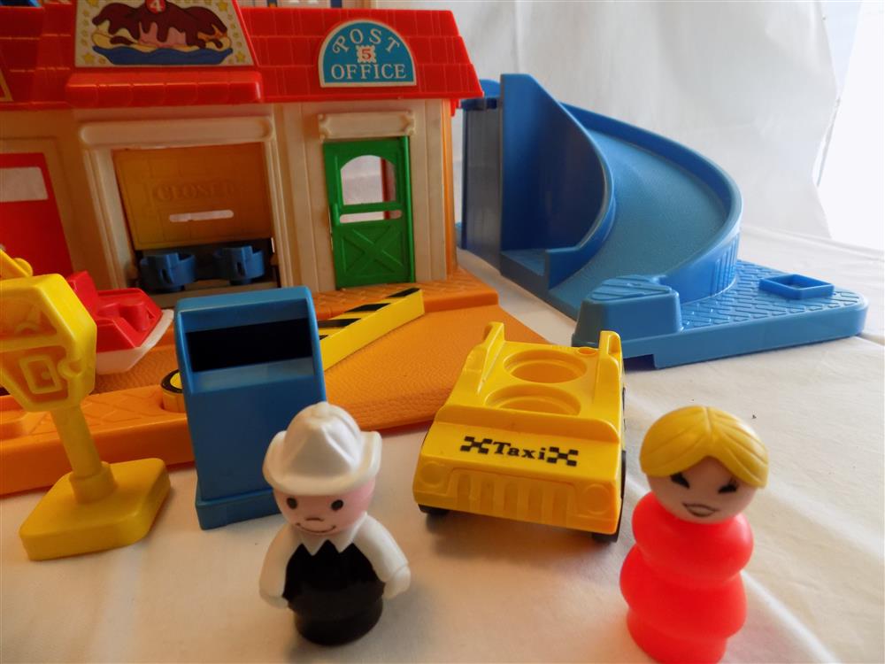 Fisher Price Main Street Little People Play Set #2500 picture 6616