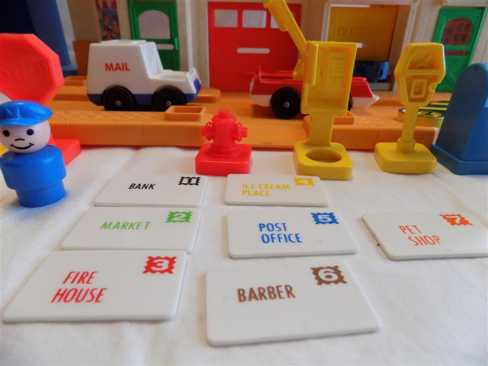 Fisher Price Main Street Little People Play Set #2500 picture 6617