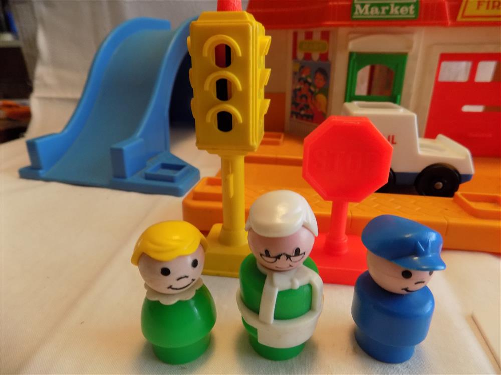 Fisher Price Main Street Little People Play Set #2500 picture 6618