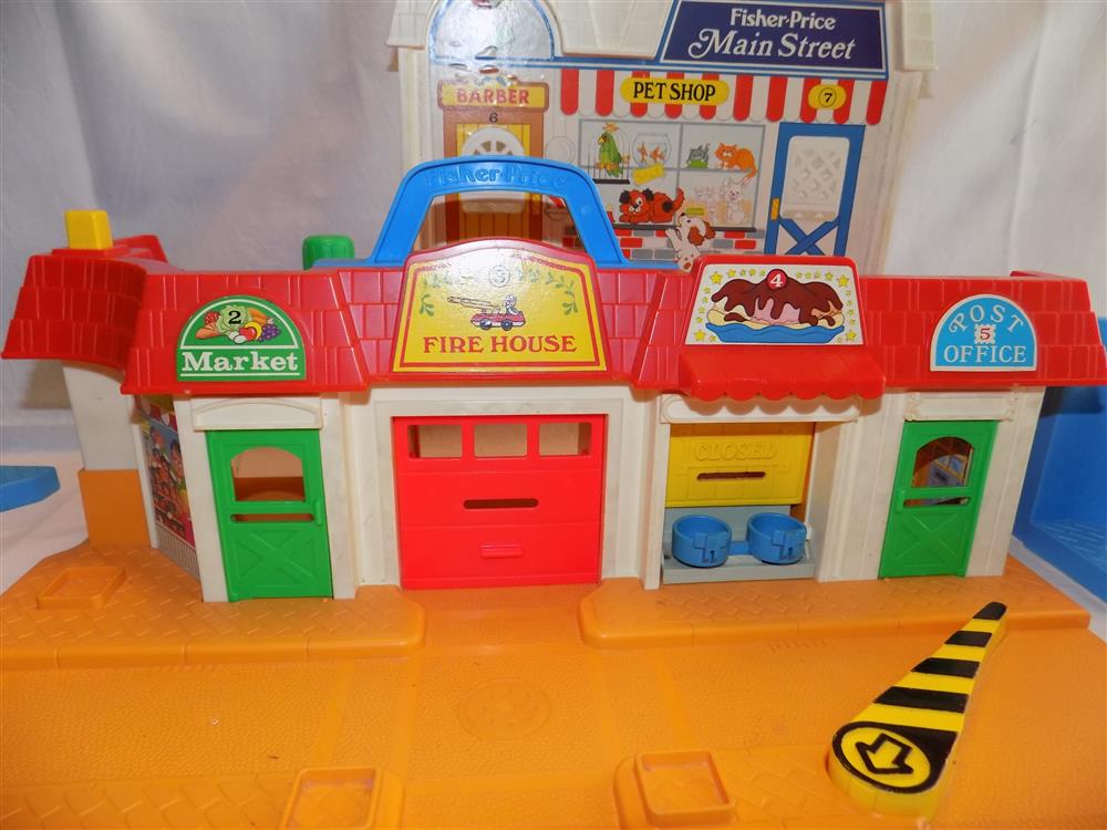 Fisher Price Main Street Little People Play Set #2500 picture 6622
