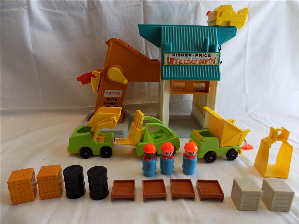 Fisher Price Lift and Load Depot Little People Set #942 picture 6652