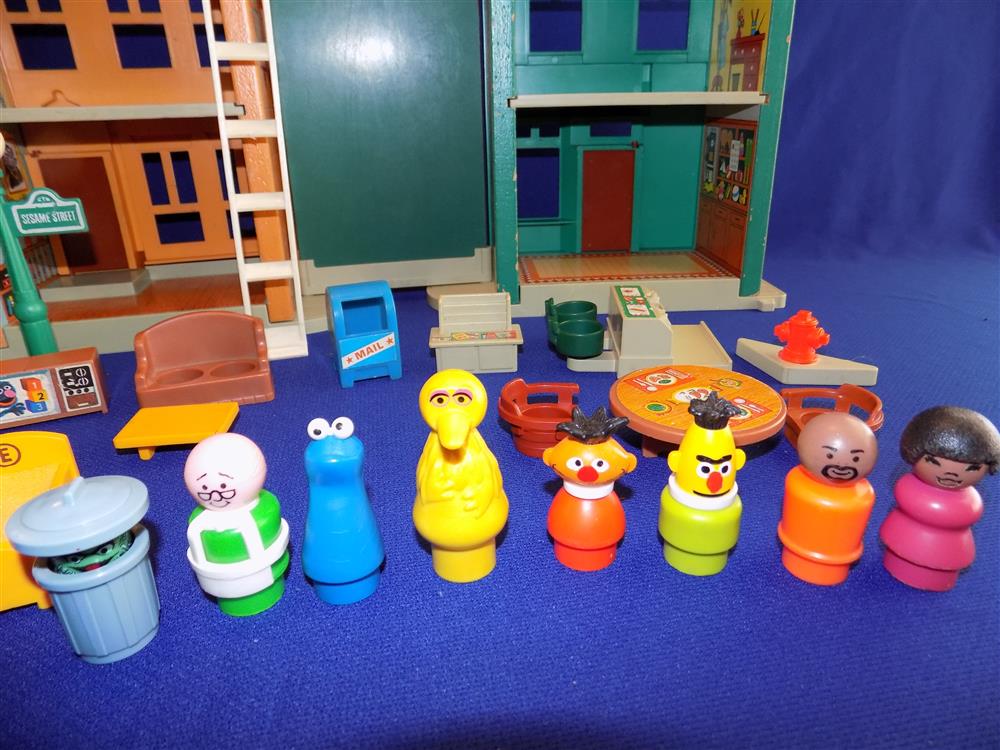 Fisher Price Play Family Sesame Street Village #938 Vintage Nearly Mint Set picture 5570