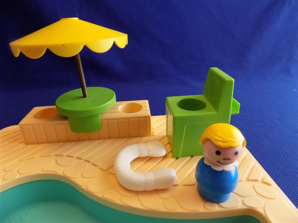 Fisher Price Little People Swimming Pool #2526 Complete set - Near Mint picture 5589