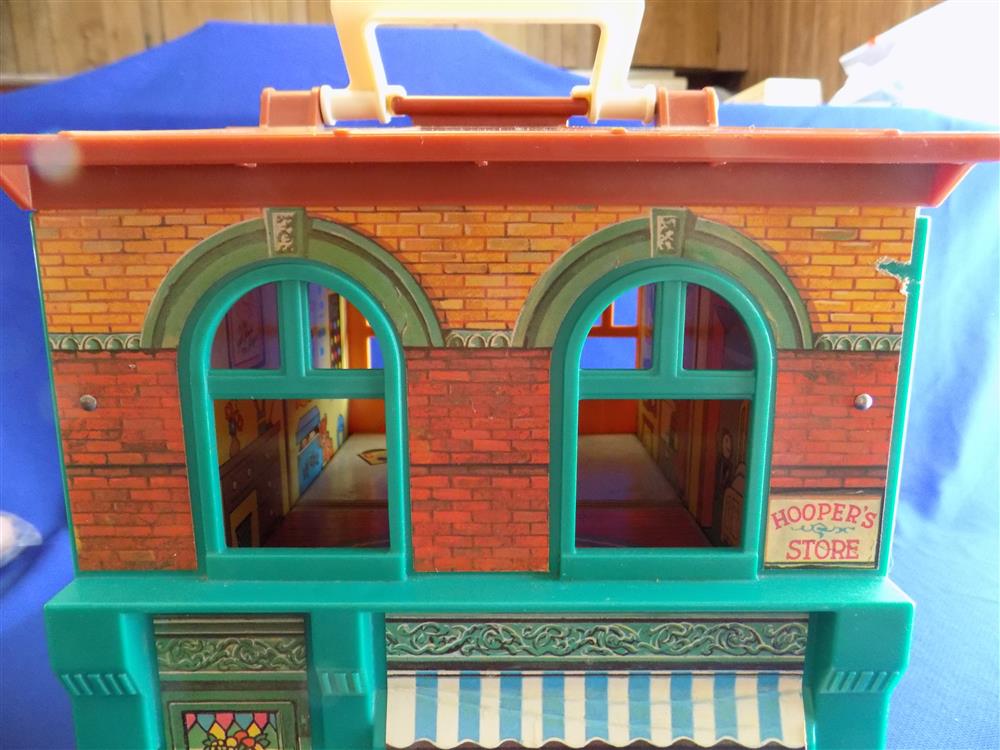 Fisher Price Little People Sesame Street Play Family Village #938 picture 5514