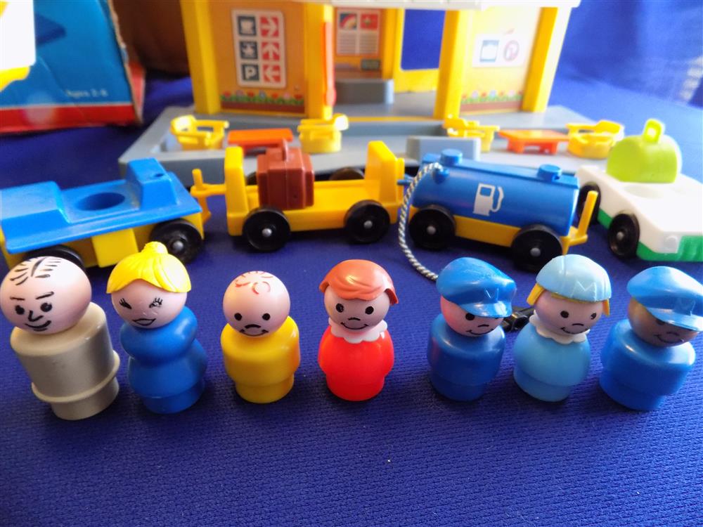 Fisher Price Little People Jetport  #933 Complete in box picture 5485