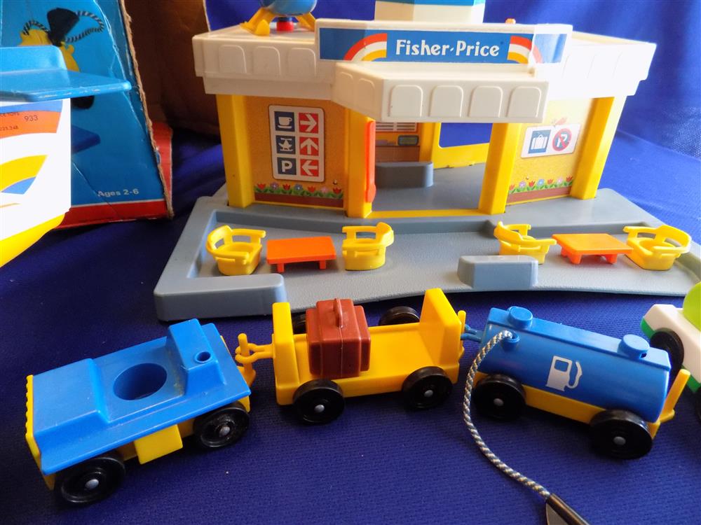 Fisher Price Little People Jetport  #933 Complete in box picture 5488