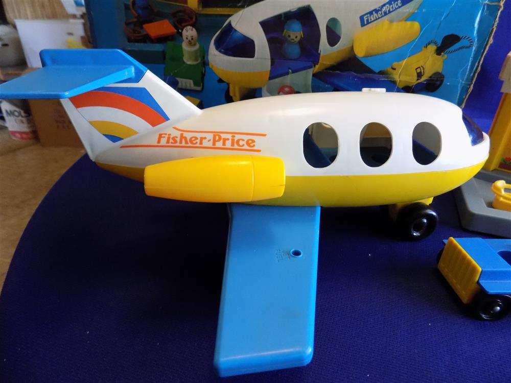 Fisher Price Little People Jetport  #933 Complete in box picture 5490